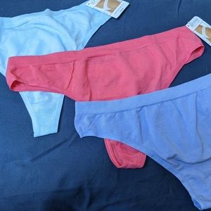 NWT Yummie Thongs "Margret"  set of 3  O/S